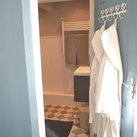Bed & Breakfast Studio Rose 'n Tree *